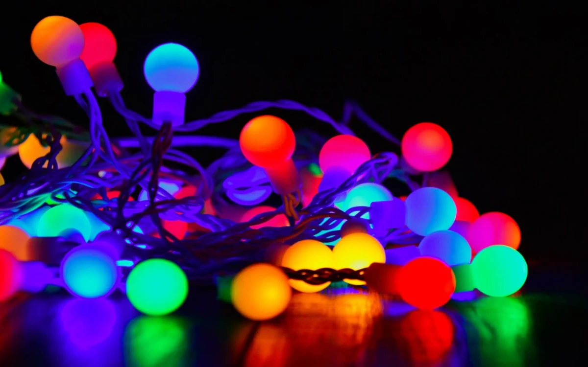 Iluminatul colorat ca element decorativ